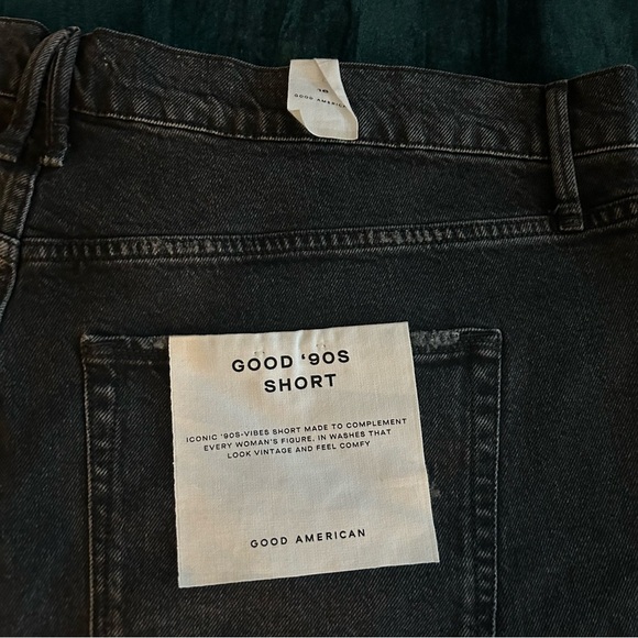 NWT Good American Good ‘90s Short 16 black wash denim shorts jeans - Picture 8 of 12